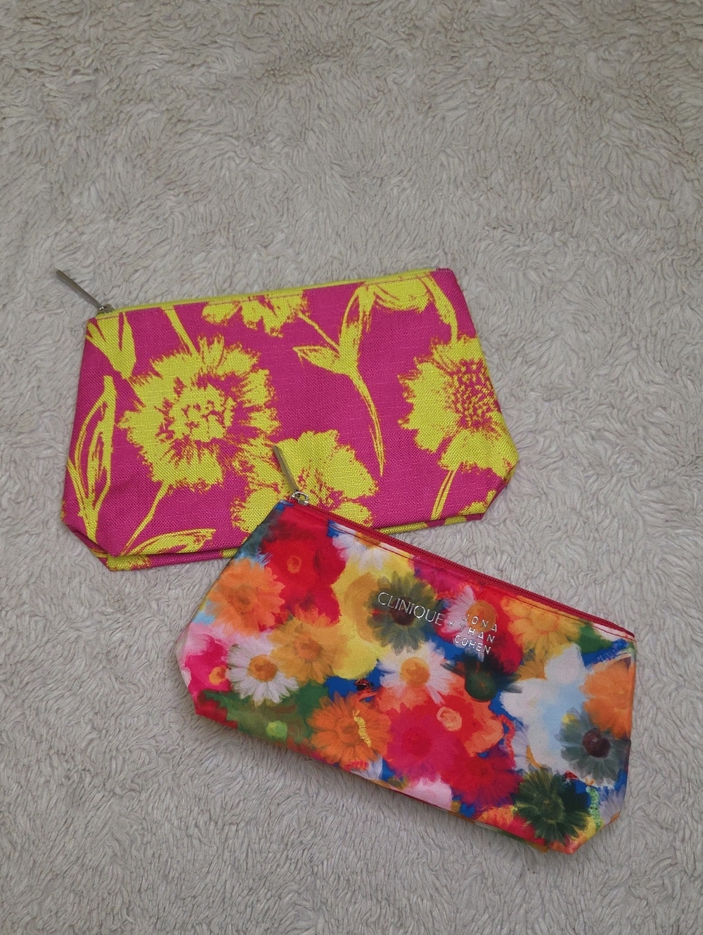 Clinque Makeup Bags New